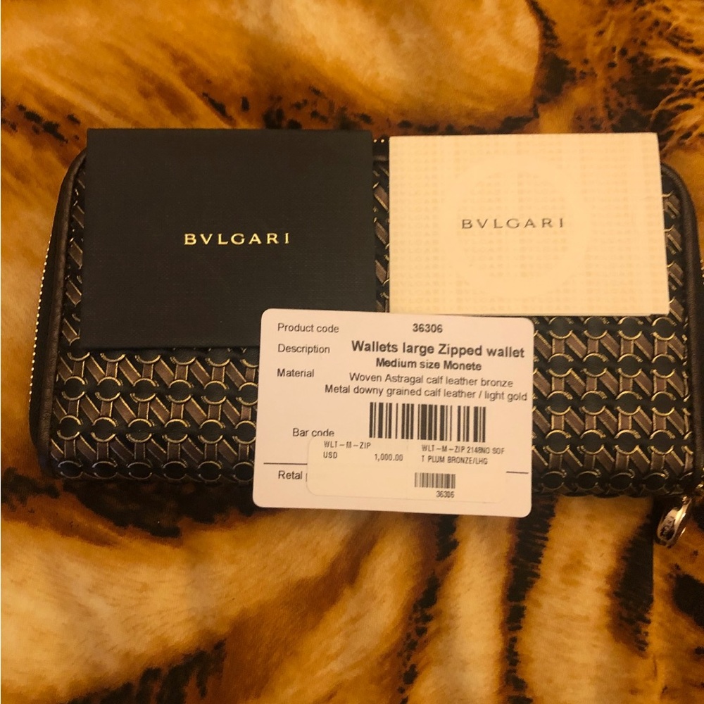 Bvlgari wallet brand new ! Never used !